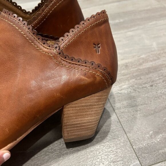Frye‎  Leather Reed Scallop Trim Shooties Ankle Boots- Caramel Brown - Picture 5 of 5
